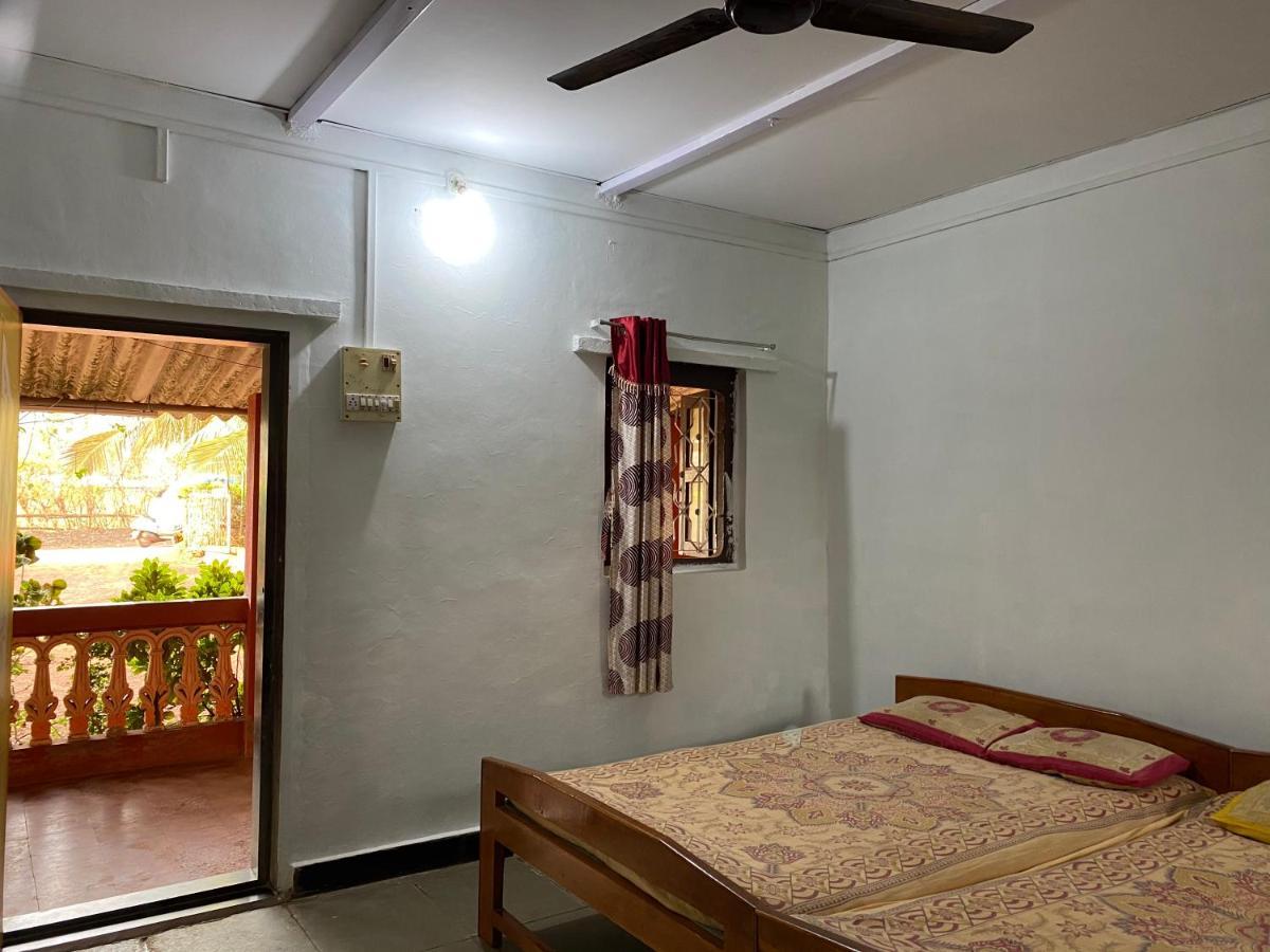 Aviraj Nivas Homestay *