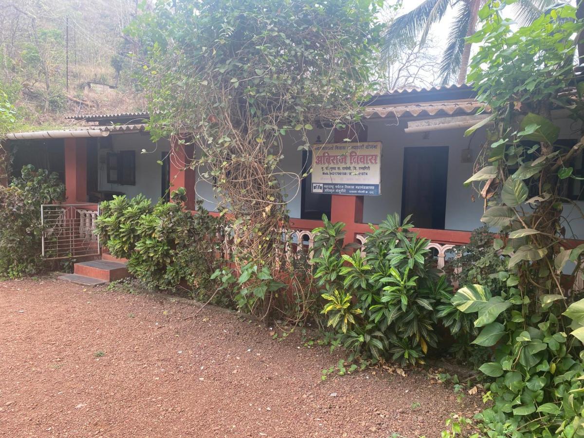 Homestay Aviraj Nivas *