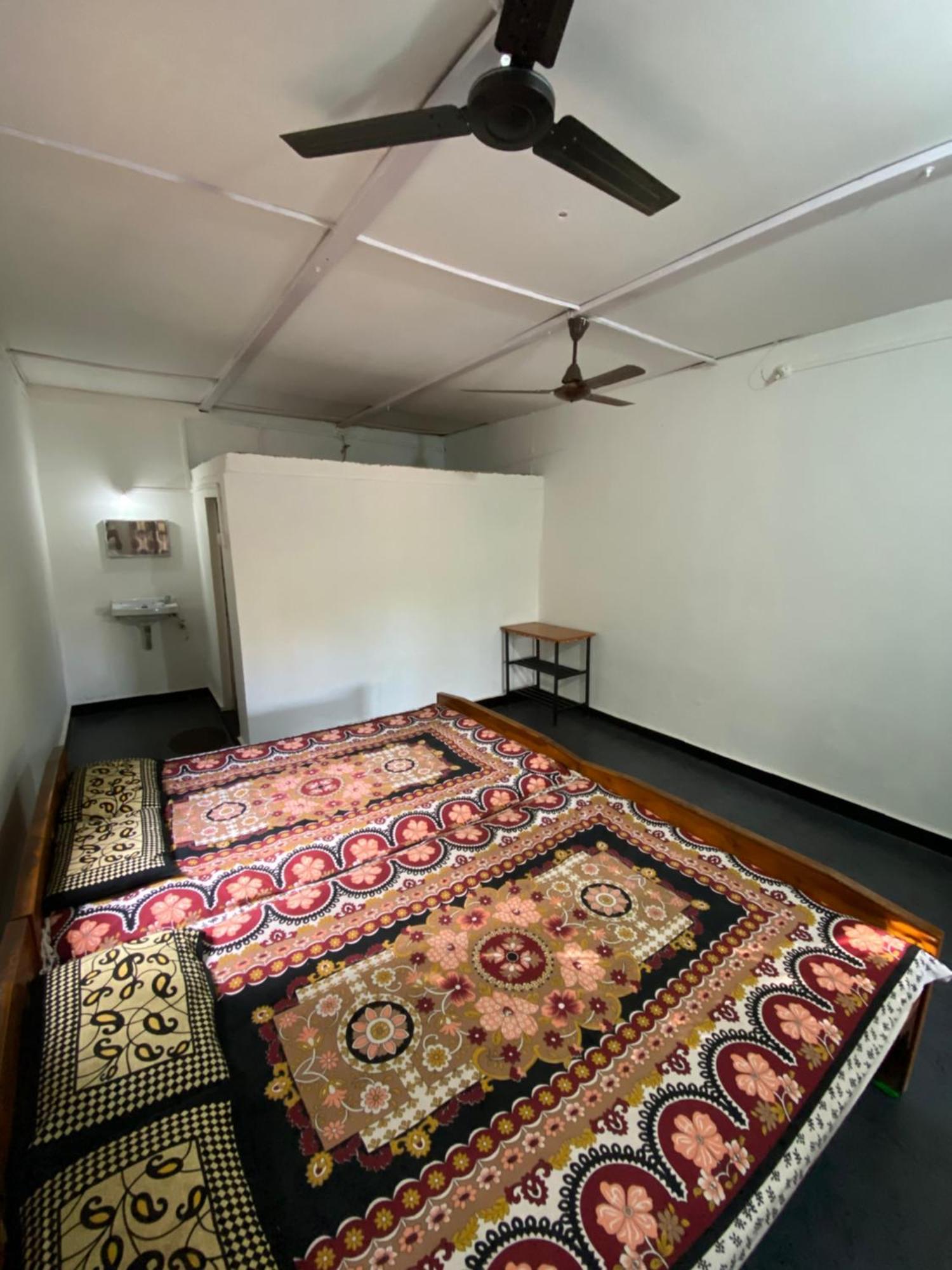 Aviraj Nivas Homestay *