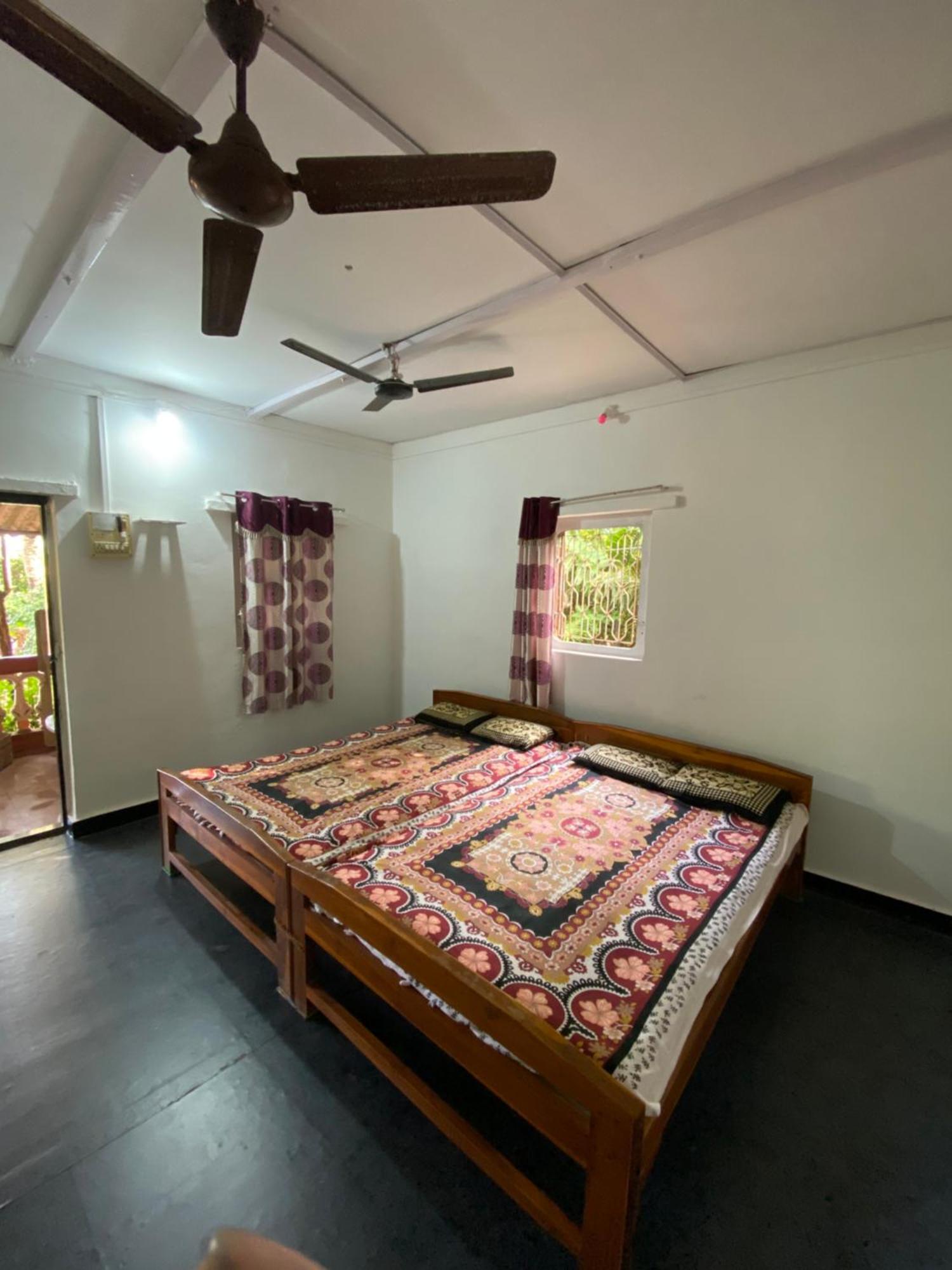 Aviraj Nivas Homestay Dapoli