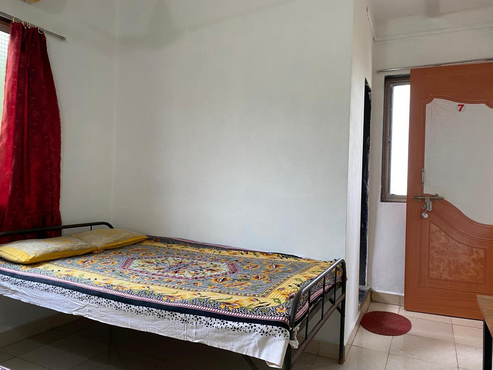 Homestay Aviraj Nivas *