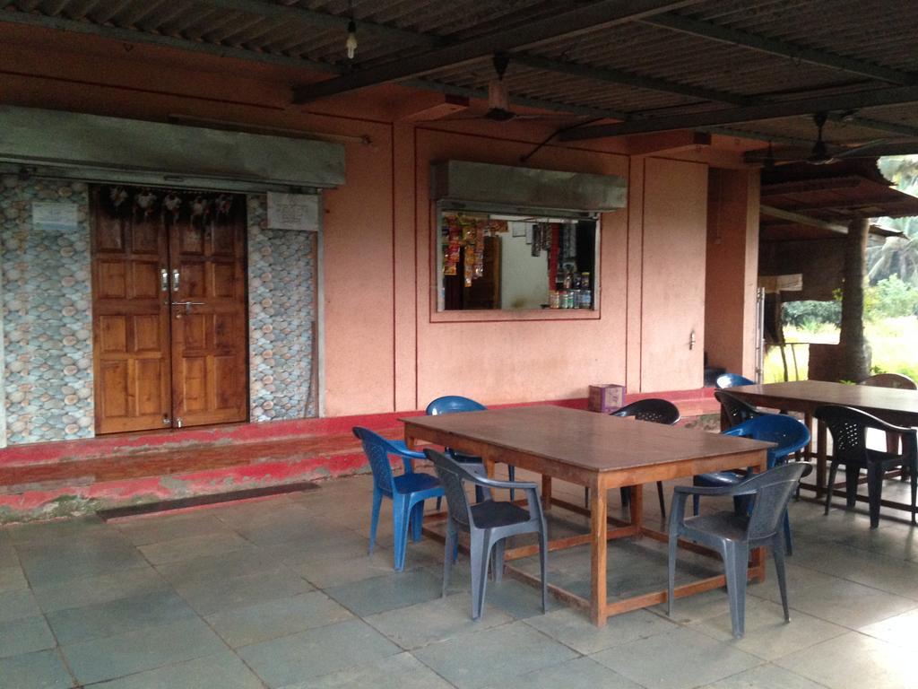 Aviraj Nivas Homestay Dapoli