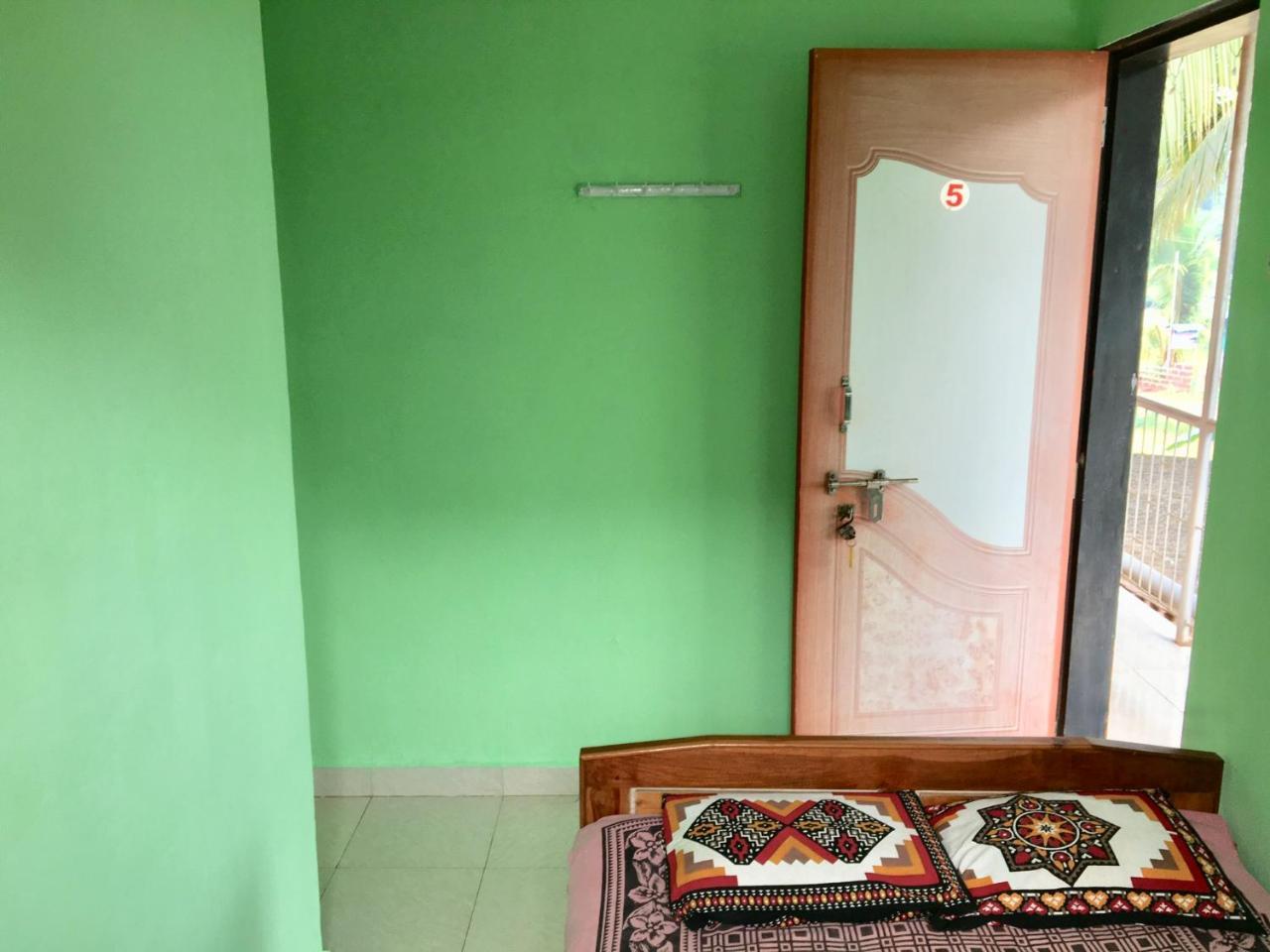 Homestay Aviraj Nivas